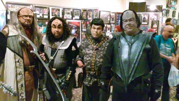 Klingons, A Romulan And A Cardassian, Oh my! 